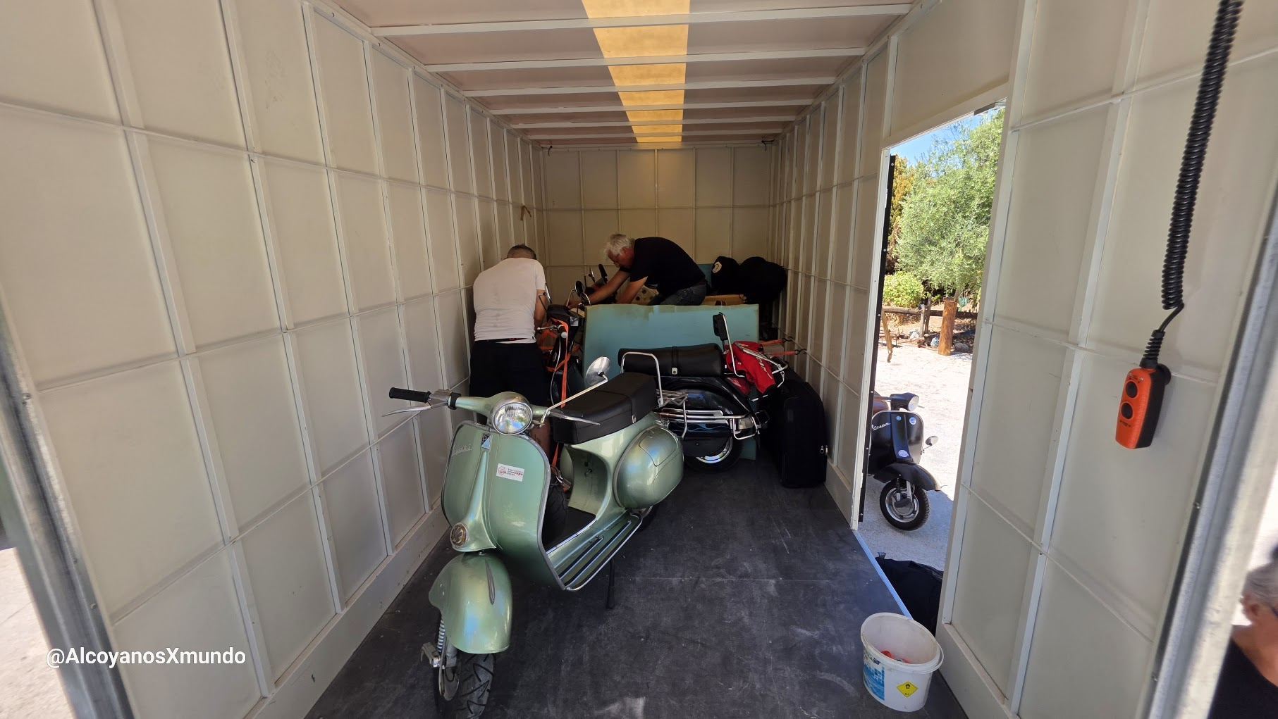 Asturias en vespa por la Encefalomielitis Mialgica