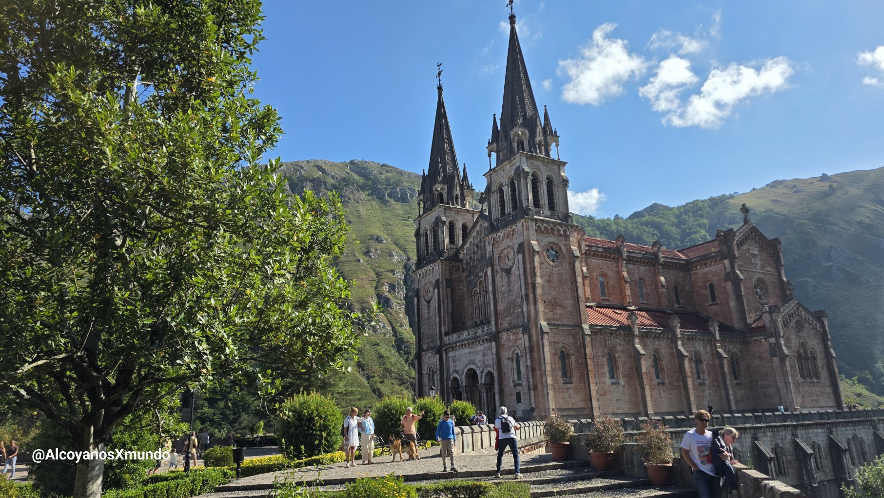 Asturias en vespa por la Encefalomielitis Mialgica