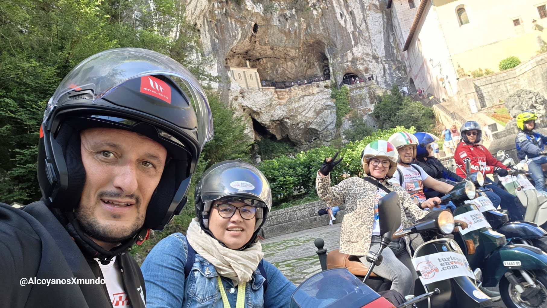Asturias en vespa por la Encefalomielitis Mialgica
